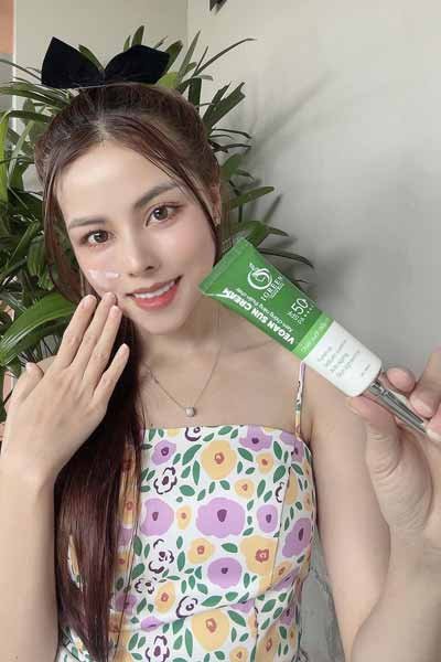 Kem chống nắng Igreen 60ml SPF50+, thành phần thuần chay, nâng Tone trắng da, kiềm dầu dành mọi loại da, khô nhạy cảm mẹ bầu mẹ bỉm tuổi dậy thì đều dùng được